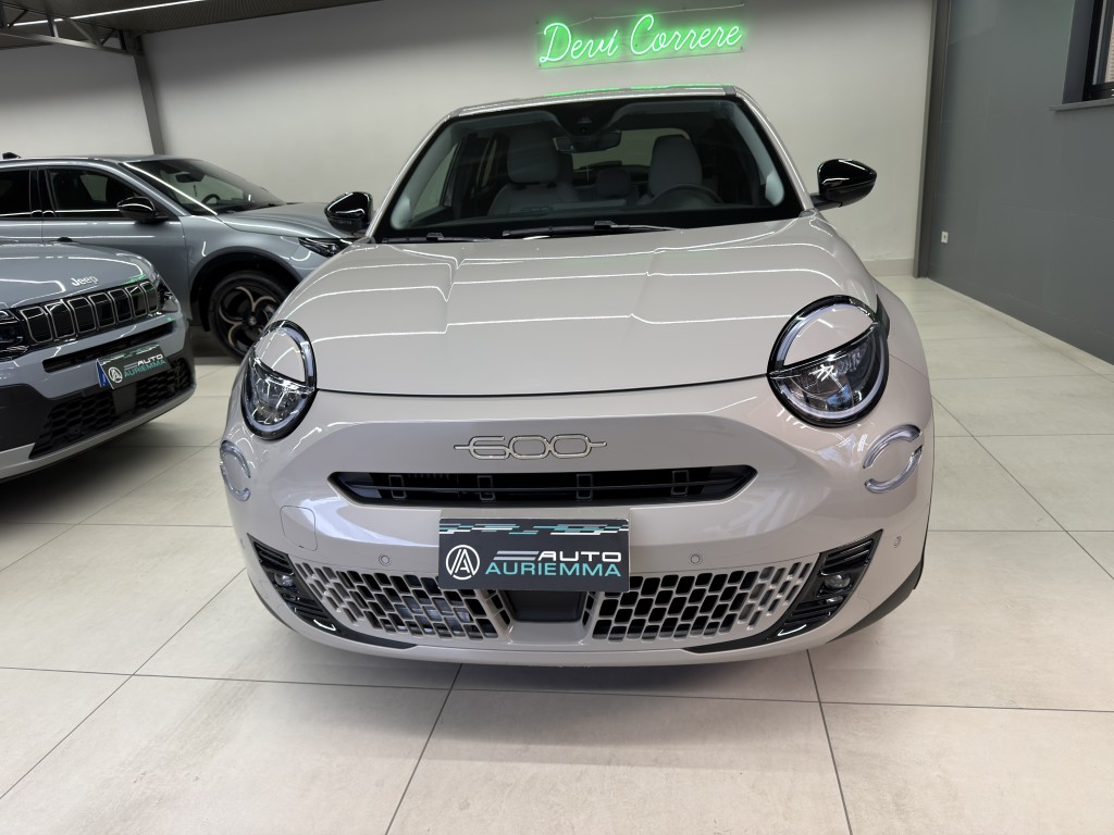 FIAT 600 120O HYBRID 110 CV LA PRIMA